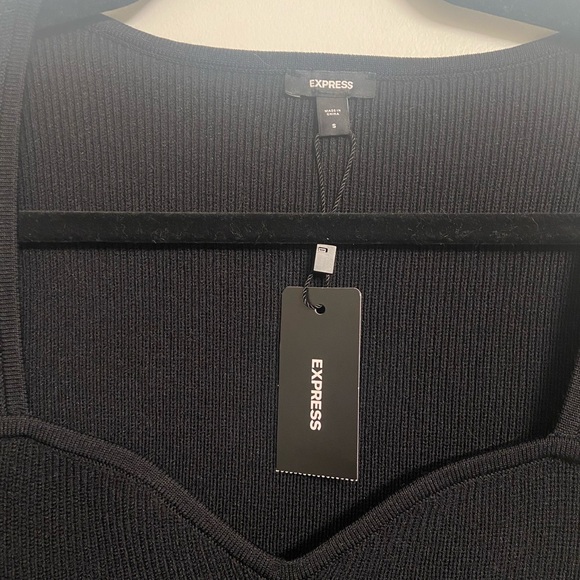 EXPRESS 🖤 Ribbed Sweetheart Neckline Long Sleeve Sweater - Picture 4 of 8